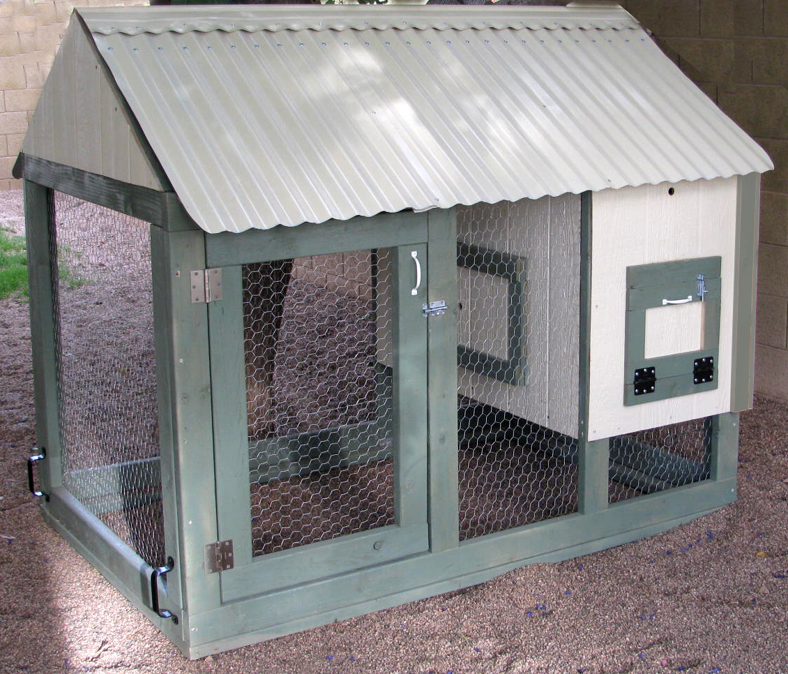 Medium Chicken Coop (2-4 Chickens) | Wood &amp; Stone Landscape Design